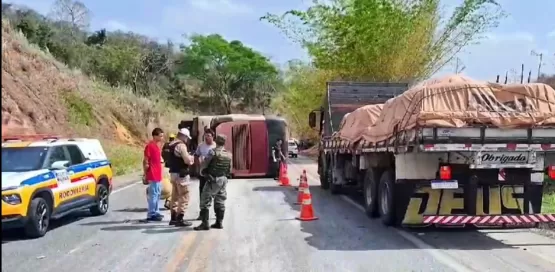 Grave acidente na 418 deixa vários feridos 