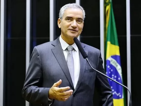 Deputado Hercílio Coelho Diniz Propõe Limite Máximo de Alunos por Turma no Brasil