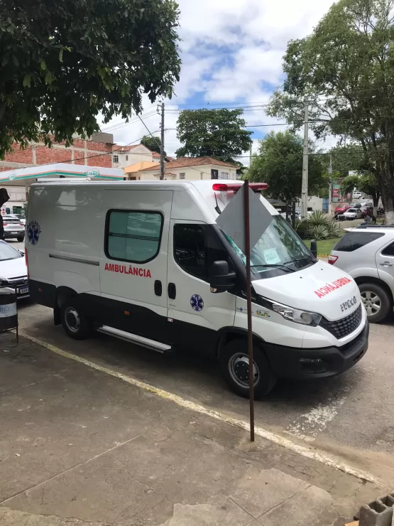 Nanuque recebe ambulância de Gustavo Santana