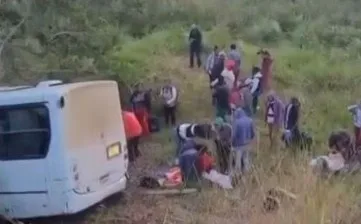 Ônibus com destino a Montanha caiu em ribanceira