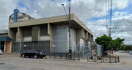 PRÉDIO DO ITAÚ EM NANUQUE CHAMA ATENÇÃO POR PARECER PRESÍDIO DE SEGURANÇA MÁXIMA