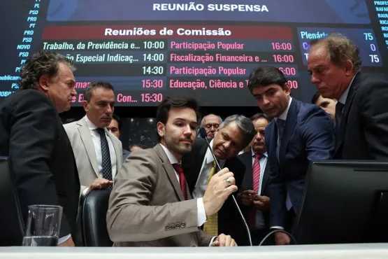 ALMG aprova PEC que dispensa referendo para privatização da Copasa ALMG aprova PEC que dispensa referendo para privatização da Copasa