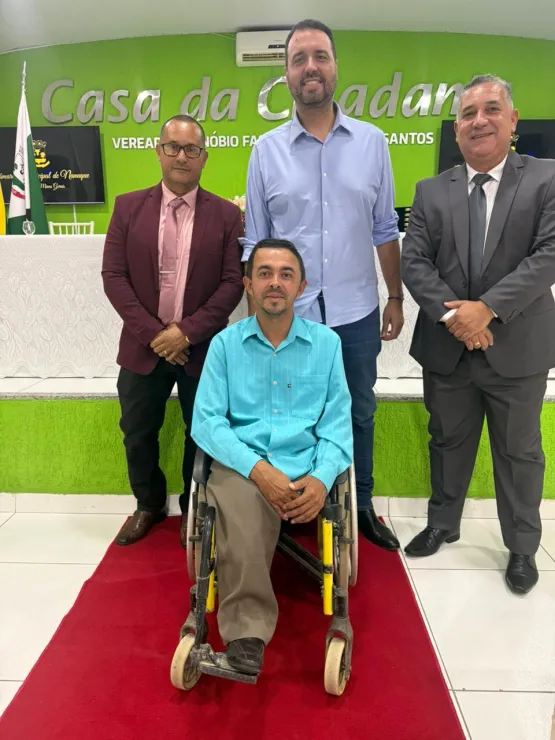 Rodrigo Tavares recebe Título de Cidadão Nanuquense Rodrigo Tavares recebe Título de Cidadão Nanuquense