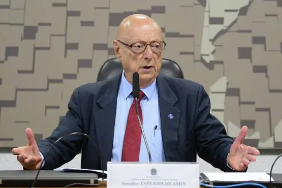 Esperidião Amin protocola PL da Anistia após veto de Lula a projeto sobre penas do 8 de Janeiro