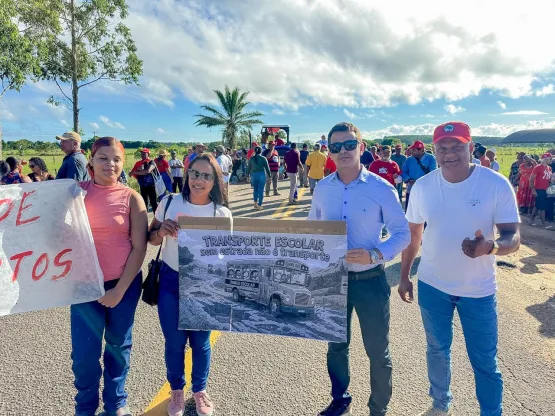 MST bloqueia rodovia de Mucuri