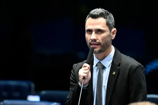 PL descarta Professor Mateus Simões 