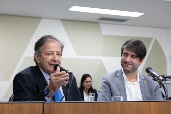 Cannabis medicinal na rede pública de saúde de Minas Gerais é defendido por Carlos Pimenta