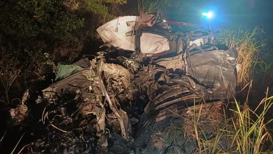 Quatro pessoas morrem em grave acidente na BR-418, próximo à divisa entre Bahia e Minas Quatro pessoas morrem em grave acidente na BR-418, próximo à divisa entre Bahia e Minas