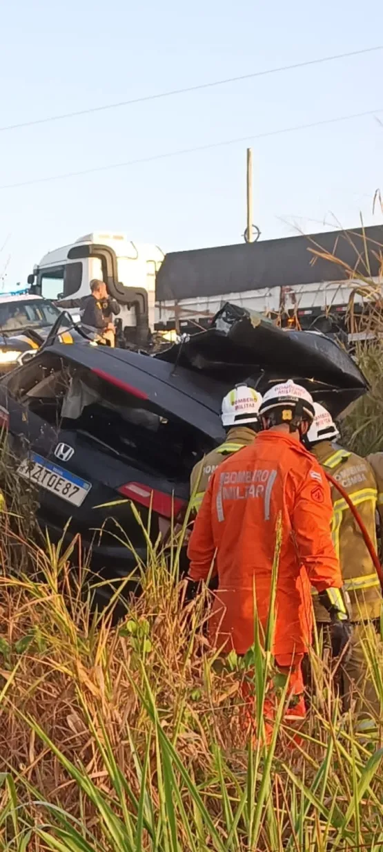Quatro pessoas morrem em grave acidente na BR-418, próximo à divisa entre Bahia e Minas Quatro pessoas morrem em grave acidente na BR-418, próximo à divisa entre Bahia e Minas