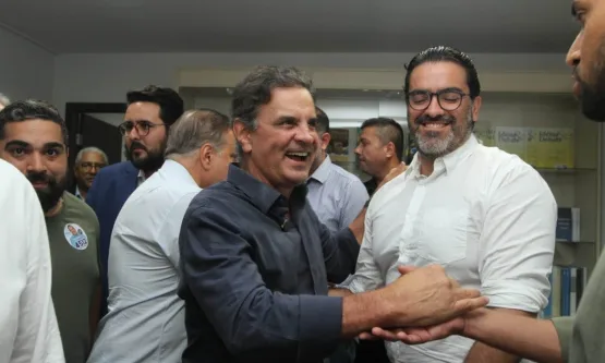 Aécio Neves confirma candidatura ao Senado por Minas Gerais