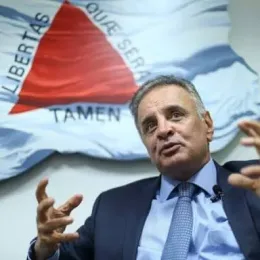 Aécio trilha volta ao governo