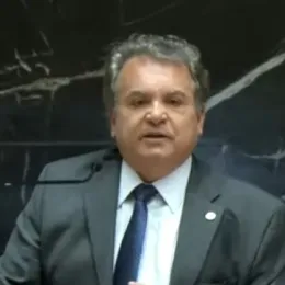 Alencar da Silveira Júnior é eleito conselheiro do TCE-MG e abre vaga para retorno de Carlos Pimenta à ALMG
