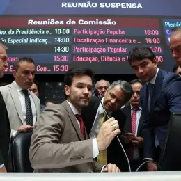 ALMG aprova PEC que dispensa referendo para privatização da Copasa 