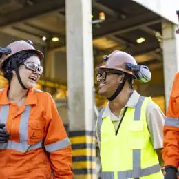 AngloGold Ashanti abre inscrições para Programa PRÓ+ voltado à qualificação de mulheres e pessoas com deficiência
