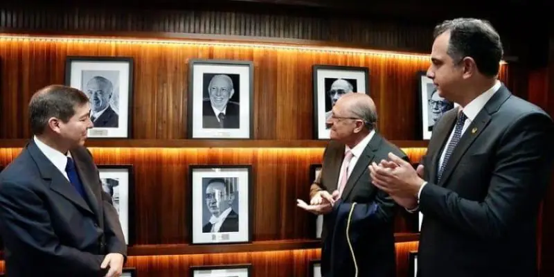 Ao lado de Alckmin, Pacheco participa de evento em homenagem ao ex&vice&presidente José Alencar