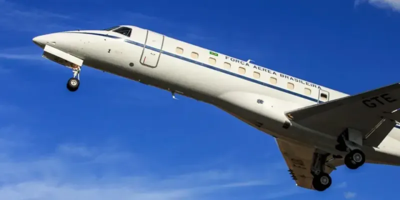 Aviões para transporte de autoridades do governo estão de tanque vazio, diz FAB