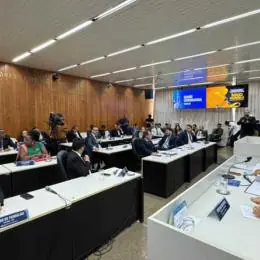 Câmara cassa o prefeito de Valadares