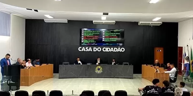 Câmara de Mucuri rejeita contas do ex-prefeito Carlos Simões