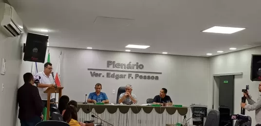 CÂMARA MUNICIPAL DE SERRA APROVA MOÇÃO DE REPÚDIO A DIRETOR DA ESCOLA VANDA REUTER