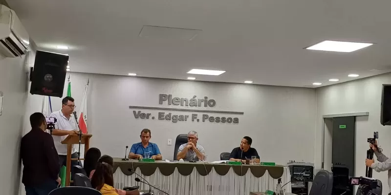 CÂMARA MUNICIPAL DE SERRA APROVA MOÇÃO DE REPÚDIO A DIRETOR DA ESCOLA VANDA REUTER