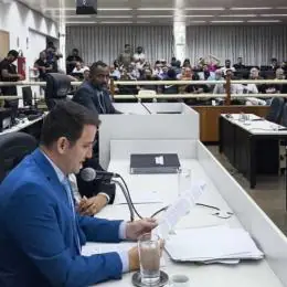 Câmara vota impeachment do prefeito de GV