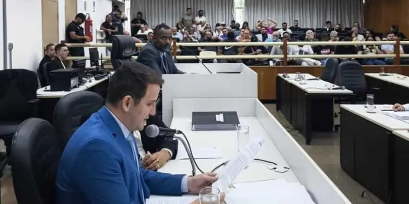 Câmara vota impeachment do prefeito de GV