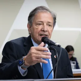 Cannabis medicinal na rede pública de saúde de Minas Gerais é defendido por Carlos Pimenta