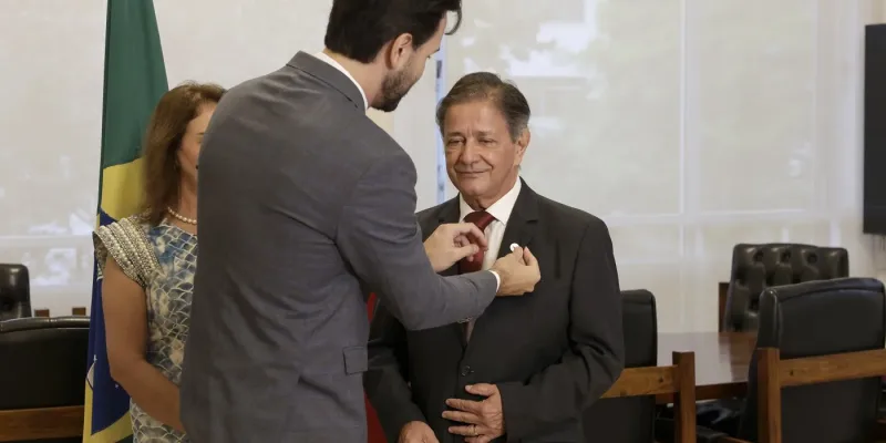 Carlos Pimenta toma posse para 8º mandato na ALMG e reforça representação do Vale do Mucuri