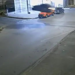 Carro e viatura voam em perseguição maluca