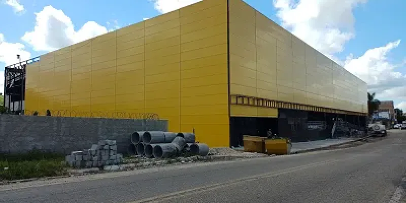 Coelho Diniz anuncia vagas de emprego para nova unidade em Nanuque