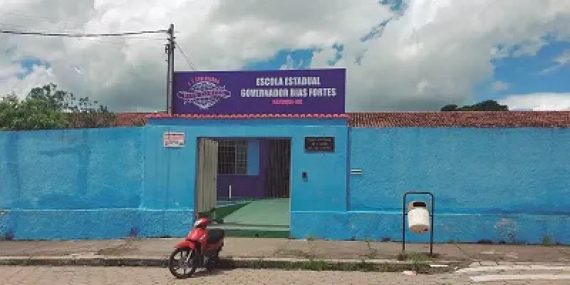 Deputado Carlos Pimenta destina R$ 300 mil para escolas de Nanuque e Serra dos Aimorés