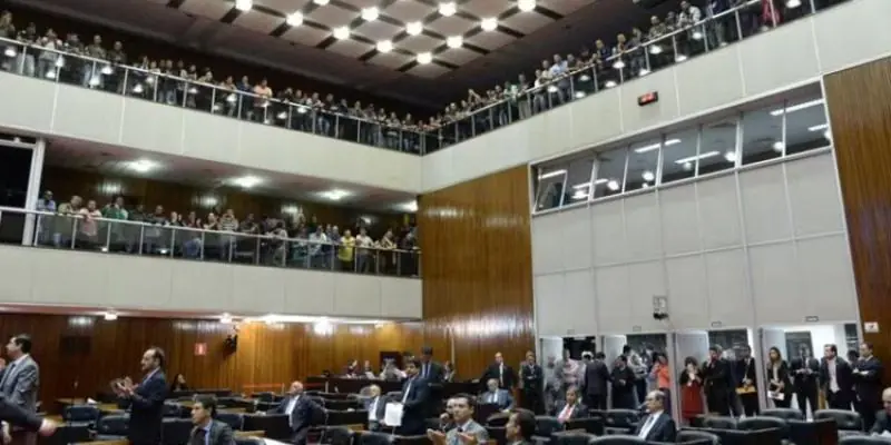 Deputados buscam novos partidos