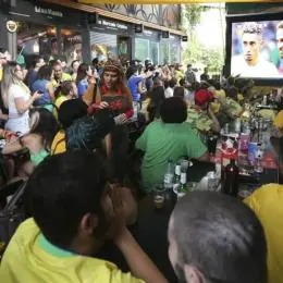 Empresários de Uberlândia se preparam para Copa