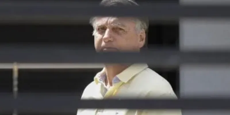 Entidade de jornalistas divulga nota com críticas à condução de processo contra ex-presidente