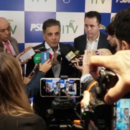 Entrevista do presidente do PSDB Nacional, deputado federal Aécio Neves