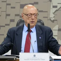 Esperidião Amin protocola PL da Anistia após veto de Lula a projeto sobre penas do 8 de Janeiro