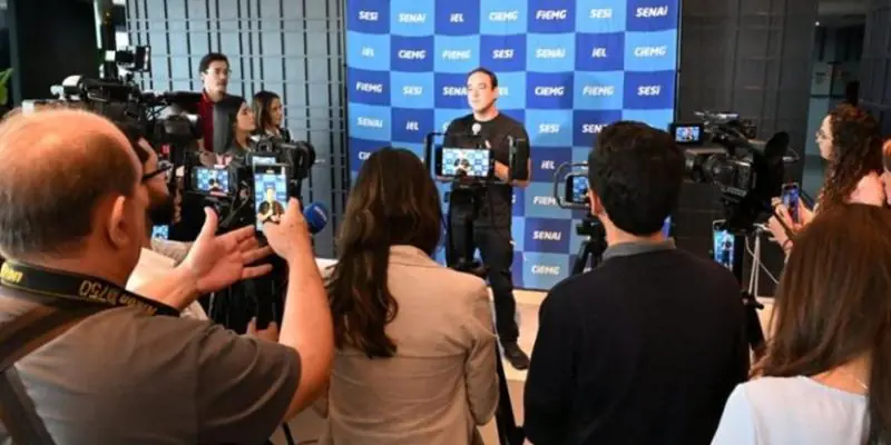 Flávio Roscoe anuncia desincompatibilização