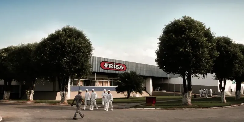 Frisa reforça relacionamento com o varejo na Acaps Trade Show 2026