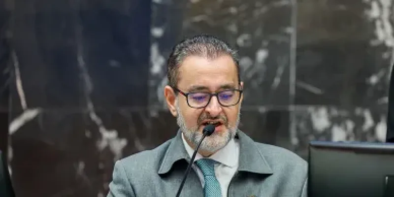 GUSTAVO SANTANA APRESENTA PROJETO PARA MUNICIPALIZAR A AVENIDA SÃO FRANCISCO, EM SERRA DOS AIMORÉS