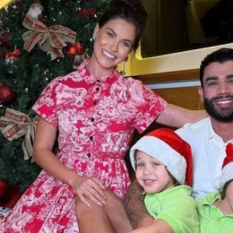 Gusttavo Lima e Andressa Suita posam com os filhos no Natal