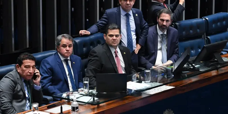 Lula é derrotado no Congresso