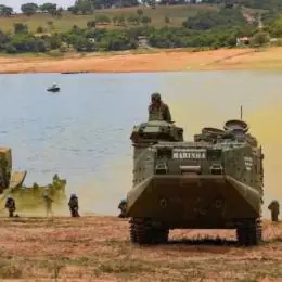 Marinha reúne 2 mil militares em Minas