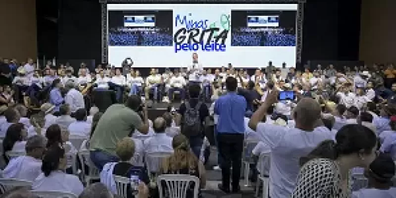 “MINAS GRITA PELO LEITE!” - Deputado Gustavo Santana participa de mobilização em defesa dos interesses dos produtores de leite
