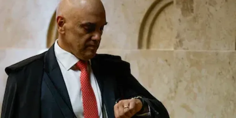 Moraes tem de sair do Supremo
