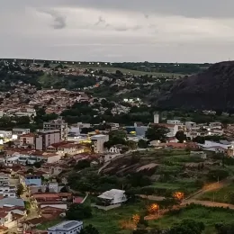 NANUQUE, A CIDADE MAIS DIVIDIDA DO BRASIL: POLARIZAÇÃO POLÍTICA GANHA DESTAQUE NO NEW YORK TIMES