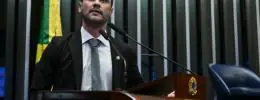 O candidato em quem o próprio partido diz não confiar