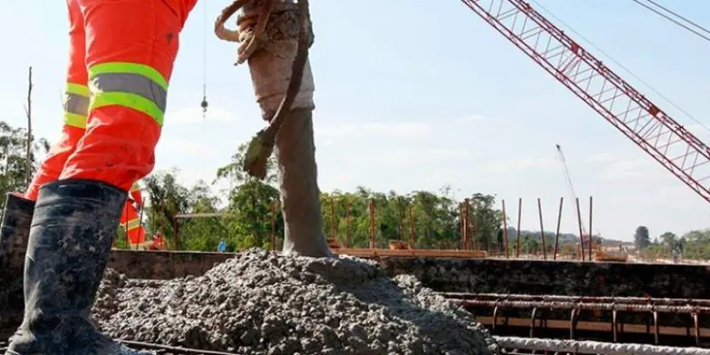 Obras públicas paralisadas diminuem em MG