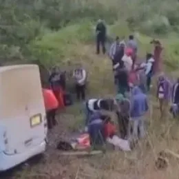Ônibus com destino a Montanha caiu em ribanceira