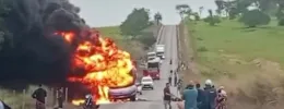 Ônibus de turismo pega fogo próximo a Nanuque