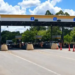 Pedágio da MG050 com segurança armada